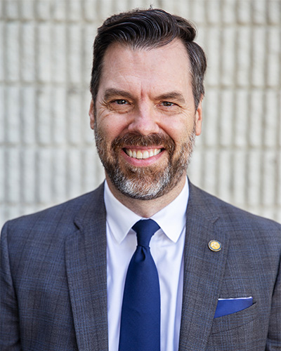 Olson Headshot 2021 website.jpg